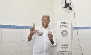 VÍDEO: Jerônimo exalta entusiasmo após votar em Salvador
