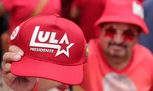 Votar de boné do candidato é permitido? Entenda as regras da eleição