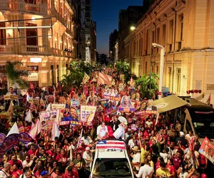Jerônimo faz caminhada cultural ao lado de Margareth Menezes imagem