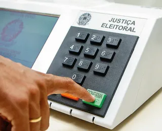 1 milhão de brasileiros justificam ausência na primeira hora de votação
