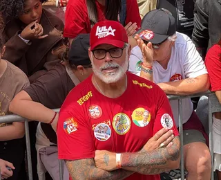 Alexandre Frota, ex-aliado de Bolsonaro, chama atenção em caminhada de Lula em SP