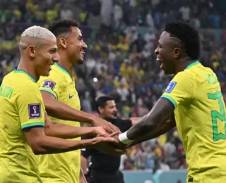 Atacante brasileiro aceita proposta do Trabzonspor, time de Salah