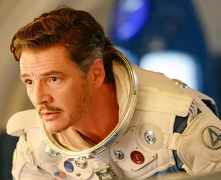 Ator Pedro Pascal aparece com camiseta de Lula e chama atenção