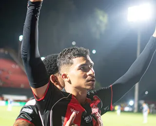 Autor de gol, Renê faz pedido especial para torcida do Vitória