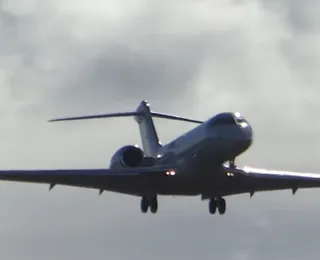Avião do Maroon 5 pousa em Salvador antes de show na Fonte Nova