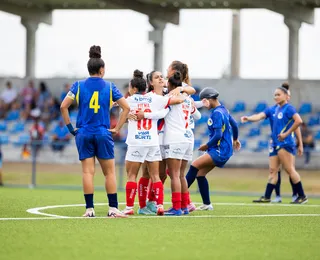 Bahia goleia Jacobina por 4 a 1 e abre vantagem para BaVi na final do Baianão