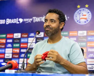 Bahia usa faixa vermelha em protesto na semifinal do Brasileirão