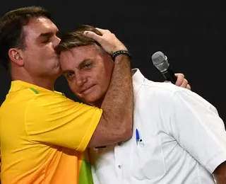 Bolsonaro tenta manter hegemonia e lança exército de parentes nas eleições