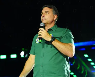 Chapa de Flávio Bolsonaro pode ser cassada pelo TSE por abuso de poder