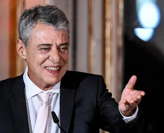 Chico Buarque recebe ameaça de morte após expor opinião política