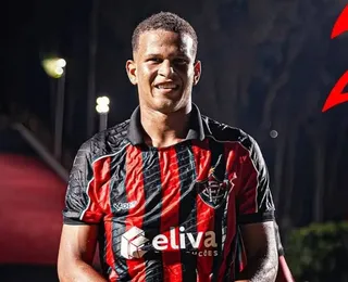 Com lesão de Ramon, Vitória traz lateral da base para o profissional