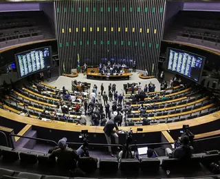 Congresso adia votação do projeto que acaba com a "taxa das blusinhas"