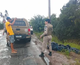 Corpo de jovem é encontrado enrolado em sacos plásticos na BA-001