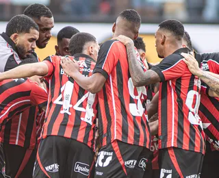 Defensor do Vitória evolui em recuperação e pode retornar contra Chape