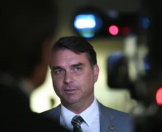 Defesa teme prisão de Flávio Bolsonaro por ordem de Alexandre de Moraes