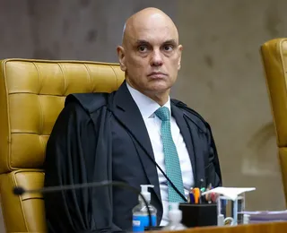 Deputado baiano pede prisão de Moraes por conta de contato com Vorcaro