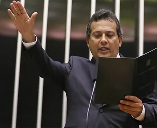 Deputado federal é alvo de operação da PF contra compra de votos