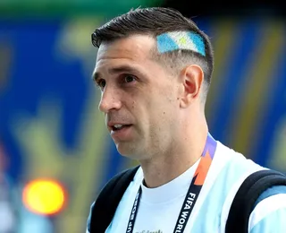 Dibu Martínez troca de clube na Inglaterra por R$ 52 milhões