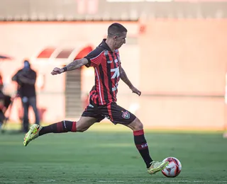 Ex-Vitória brilha na Liga Europa e garante resultado contra clube alemão