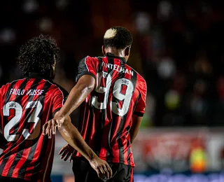 Ex-Vitória tem grave lesão após sofrer pancada na cabeça