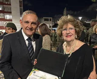 Exército homenageia presidente de honra da Liga Álvaro Bahia