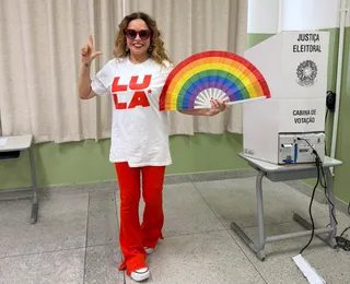 Famosos vão às urnas: veja quem declarou voto e quem cobrou políticos