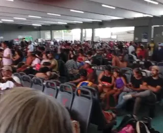 Filas e atrasos dificultam travessia para votar na Ilha de Itaparica