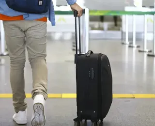 Fim das malas com rodinhas? Nova regra obriga turistas a mudar hábito