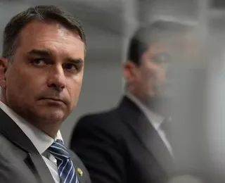 Flávio Bolsonaro ataca Alexandre de Moraes e defende impeachment