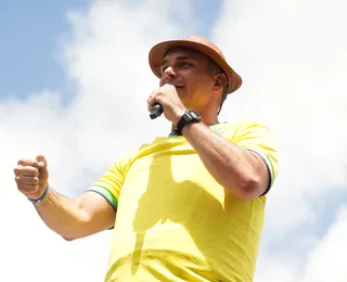 Flávio Bolsonaro ataca Lula na Bahia após reajuste do Bolsa Família