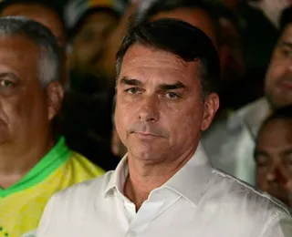 Flávio Bolsonaro é desmentido pelo TSE sobre fiscais em sala-cofre