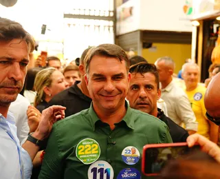 Flávio Bolsonaro tem muito a explicar ao eleitor brasileiro