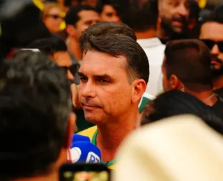 Flávio Bolsonaro vence eleições no Japão e em outros países da Ásia
