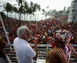 Gilberto Gil reage a título dado a Flávio Bolsonaro em Salvador