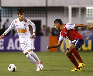 Há 14 anos, Bahia calou a Vila Belmiro contra o Santos de Neymar