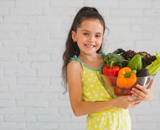 Hábitos alimentares na infância moldam saúde na vida adulta