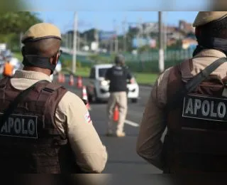 Homem é preso com carro roubado e diz ser funcionário da ALBA em Salvador
