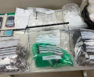 Homem é preso com mais de 800 porções de drogas em Salvador