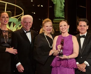 Isabela Suarez recebe o título Master do Best of Brazil Global Awards