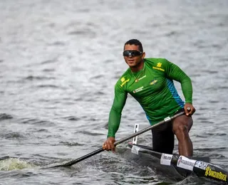 Isaquias Queiroz conquista ouro e faz história no Mundial de Canoagem