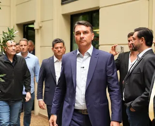 “Já passou da hora”, diz Flávio ao cobrar impeachment de Moraes