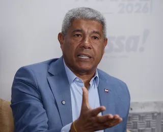 Jerônimo Rodrigues celebra transferência de 5 líderes de facções