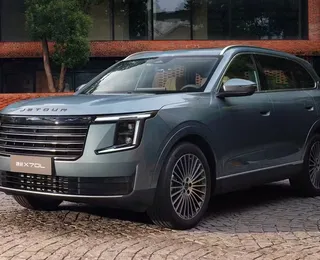 Jetour lança SUV híbrido plug-in de 7 lugares no Brasil