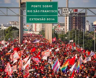 Lula encerra atos de campanha na Bahia com multidão em Juazeiro