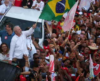 Margem de votos abre espaço para virada de Lula contra Flávio Bolsonaro