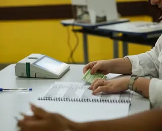 Mesária é presa por votar no lugar de policial militar em Salvador