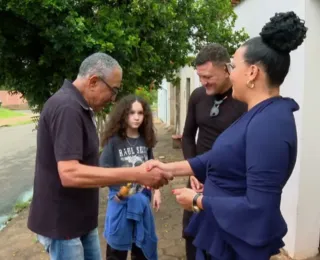 Motorista encontra R$ 19 mil no meio da rua e devolve tudo aos donos