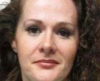 Mulher que sobreviveu após falha em execução volta a caminhar