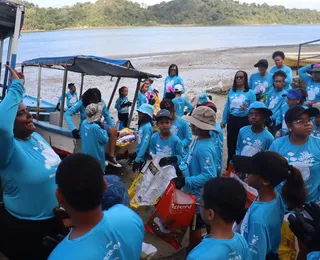 Mutirão retira 490 kg de resíduos de mangue em Madre de Deus