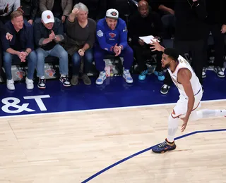 New York Knicks ergue bandeira do título da NBA no Madison Square Garden